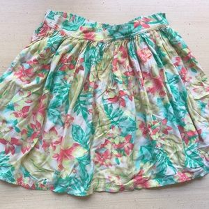 SOLD | American Eagle Tropical Pocket Skirt | XS